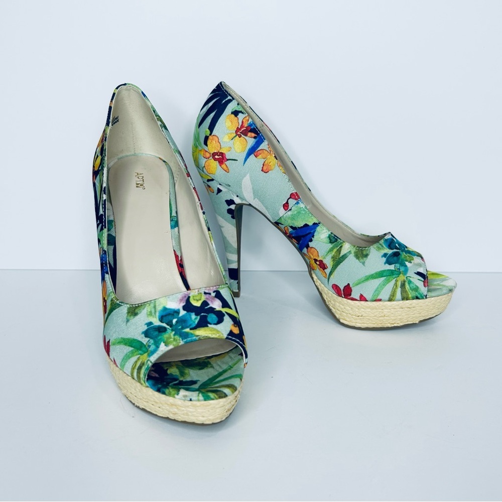 Apt. 9 Multicolor Floral Peep Toe Heels